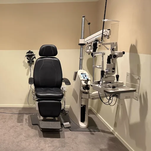 An exam room at DFW Eyes Now